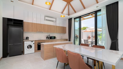 Rawayana Central Park Three Bedroom Deluxe Villa Dining area