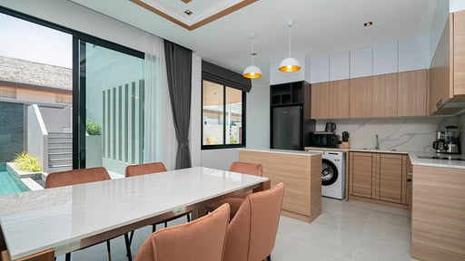 Rawayana Central Park Three Bedroom Grand Deluxe Villa Dining area