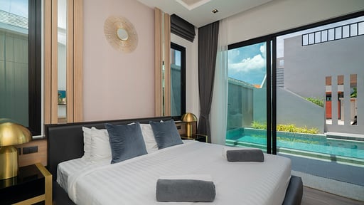 Rawayana Central Park Three Bedroom Grand Deluxe Villa Bedroom 1