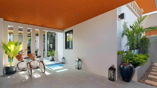 Rawayana Central Park Two Bedroom Family Deluxe Villa Parking
