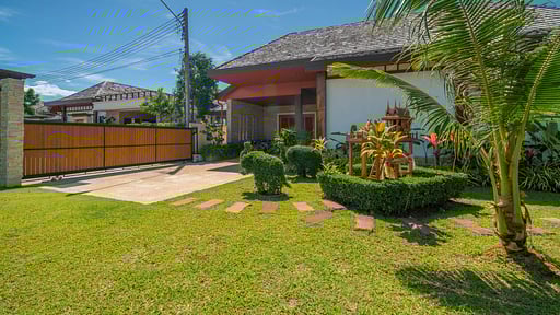 Rawayana West Five Bedroom Villa Garden