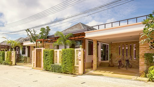 Rawayana West Three Bedroom Superior Villa Parking areas