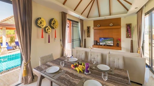 Rawayana West Three Bedroom Superior Villa Dining area