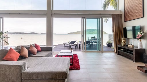 Raya Beachloft Living room