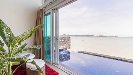 Raya Beachloft Swimming pool