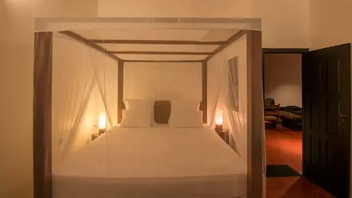 Red Parrot Beach Villa Schlafzimmer 1