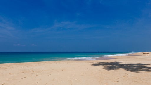 Red Parrot Beach Villa Strand