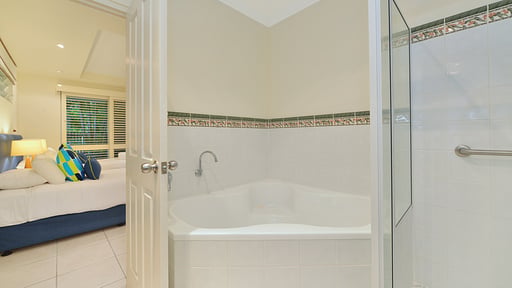 Reef Villa Port Douglas Bedroom 1