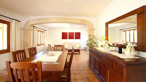 Rei Vila Обеденная зона