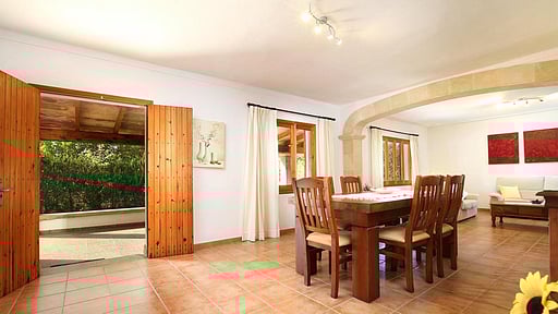 Rei Vila Обеденная зона