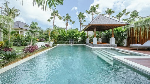 Reillo Estate Swimming pool 2