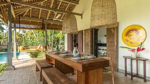 Rice House Обеденная зона