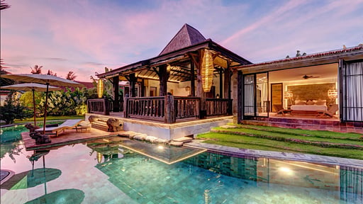 Villa River Garden Swimming pool
