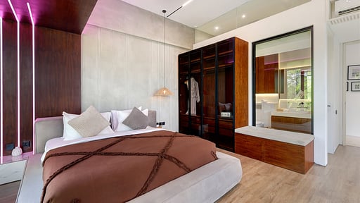 River Villa Bedroom 4