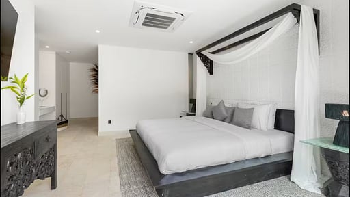 Riverside Villa Bedroom 5