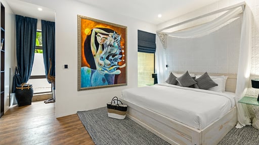 Riverside Villa Bedroom 1