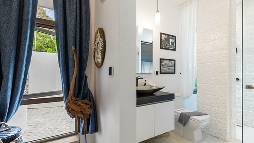 Riverside Villa Bedroom 1