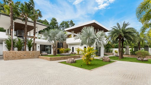 Riverside Villa Garden