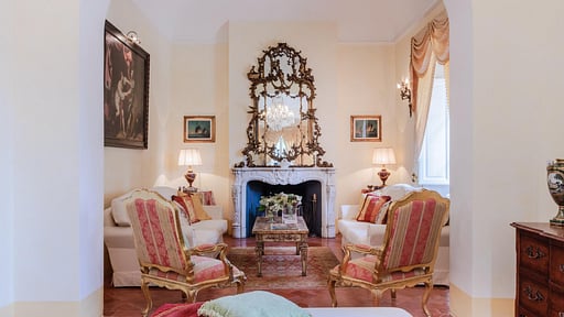 Rocca di Cetona - a Medieval Castle Salon