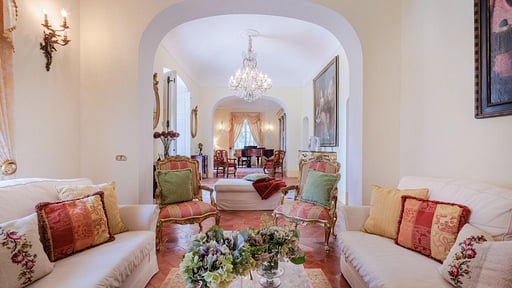 Rocca di Cetona - a Medieval Castle Salon