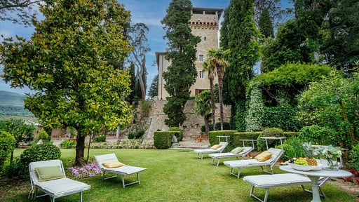 Rocca di Cetona - a Medieval Castle Jardin