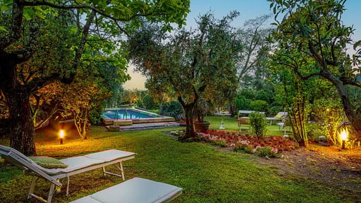 Rocca di Cetona - a Medieval Castle Jardin