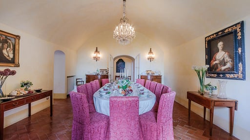 Rocca di Cetona - a Medieval Castle Salle à manger