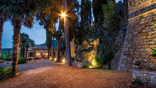 Rocca di Cetona - a Medieval Castle Jardin