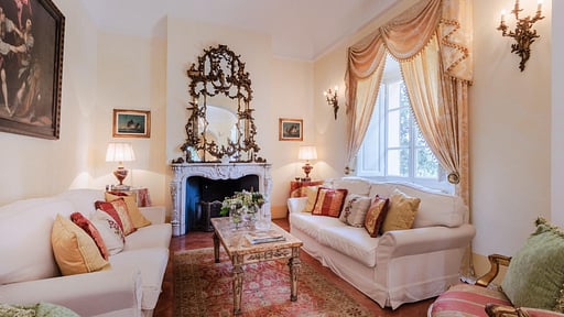 Rocca di Cetona - a Medieval Castle Salon