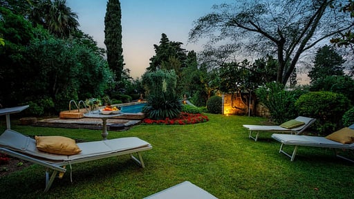 Rocca di Cetona - a Medieval Castle Jardin