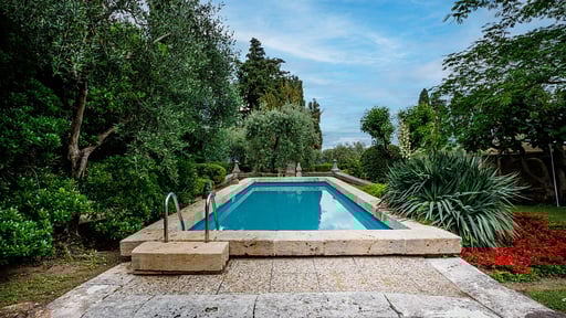Rocca di Cetona - a Medieval Castle Piscine