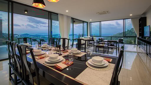 Roong Arun at Verano Residence Dining area