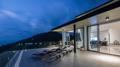 Roong Arun at Verano Residence Terrace/Veranda