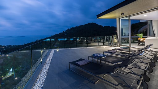 Roong Arun at Verano Residence Terrace/Veranda