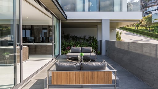 Roong Arun at Verano Residence Terrace/Veranda