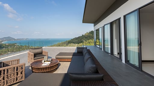 Roong Arun at Verano Residence Terrace/Veranda