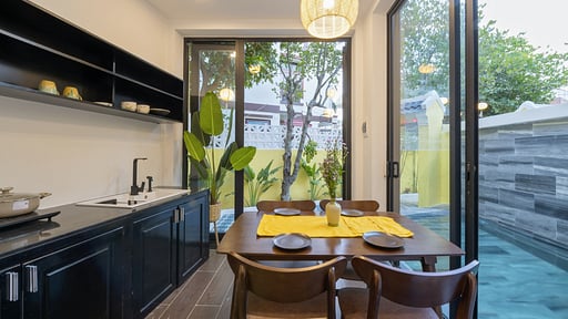 Rosie Villa Dining area 1