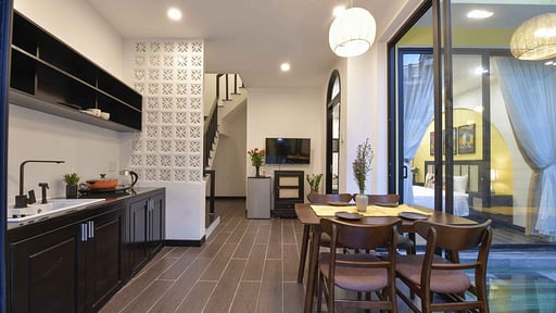 Rosie Villa Dining area 2