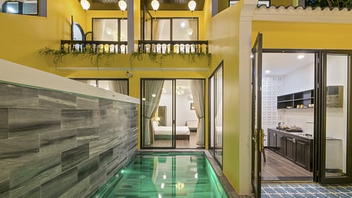 Rosie Villa Swimming pool 1