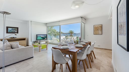 Rouquetta Apartment Dining area