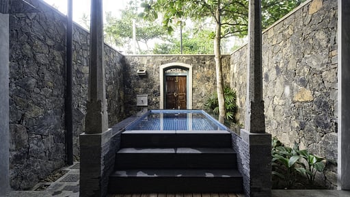 Royal Indigo Villa Swimming pool 2