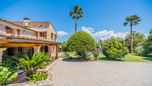 Caseta De Lloseta Surroundings