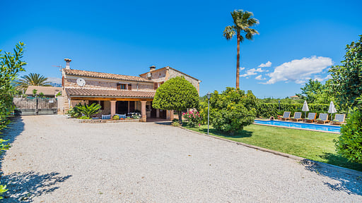 Caseta De Lloseta Surroundings