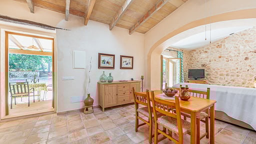 Sa Casa Nova Dining area