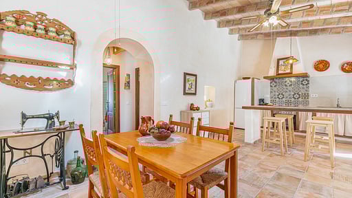 Sa Casa Nova Dining area