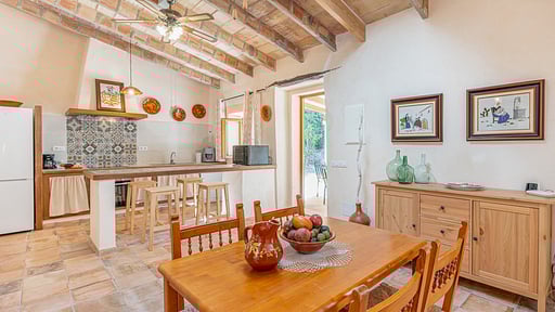 Sa Casa Nova Dining area