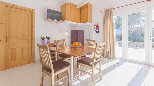 Sa Caseta de Vernissa Обеденная зона