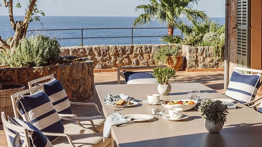 Sa Terra Rotja Обеденная зона