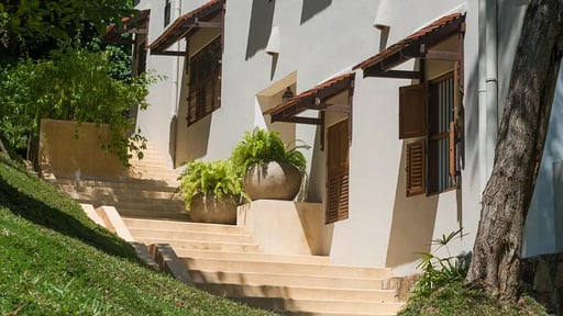 Saffron House Сад