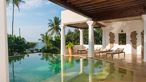 Saffron House Бассейн